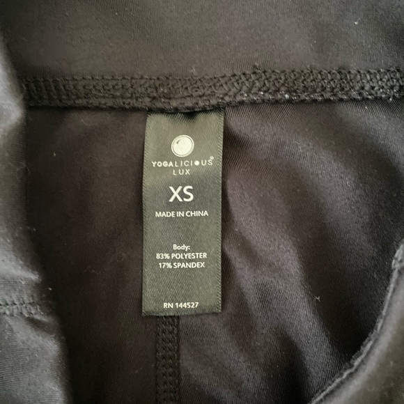 Yogalicious Black High-Waisted Leggings with Stretch Fit - Picture 2 of 5